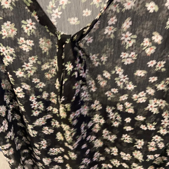 Ladies blouse - Picture 3 of 3
